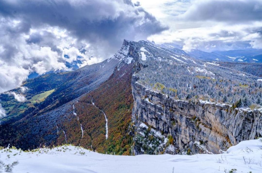 Les Deux Sources Hotel Saint-Laurent-en-Royans Luaran gambar